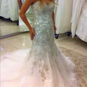 C283 Allure Couture Wedding Dress